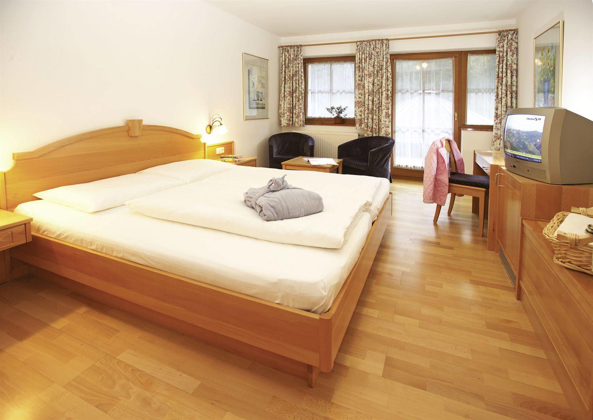 Hotel Stadt Wien ツェル アム ゼー エクステリア 写真